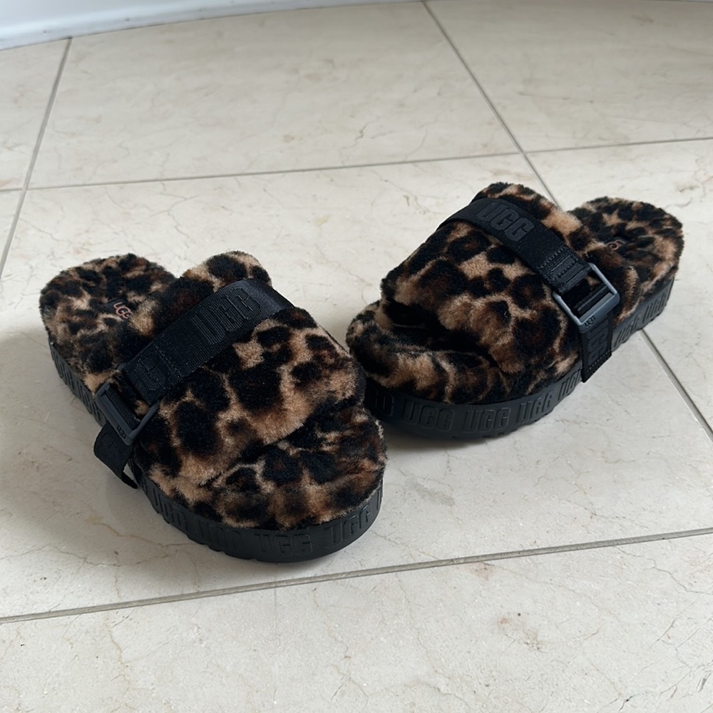 Ugg Slides - Picture 5 of 14